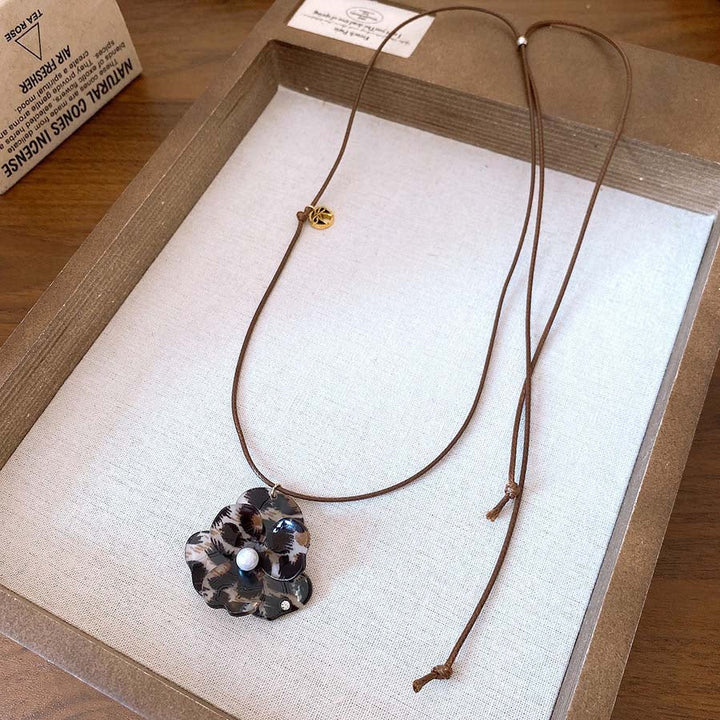 Vintage Bloom Pendant