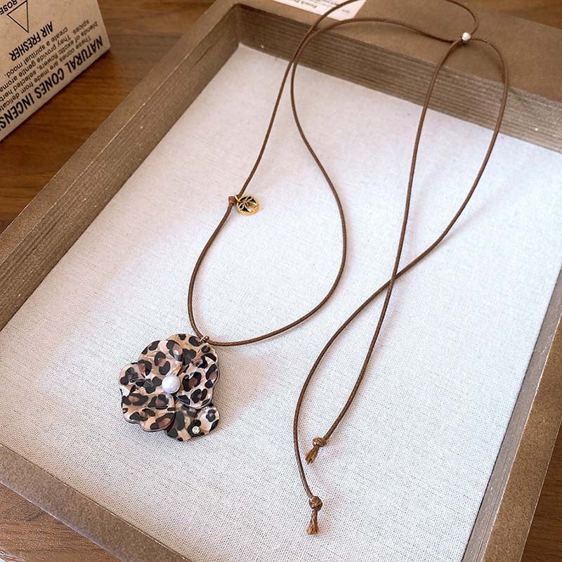 Vintage Bloom Pendant